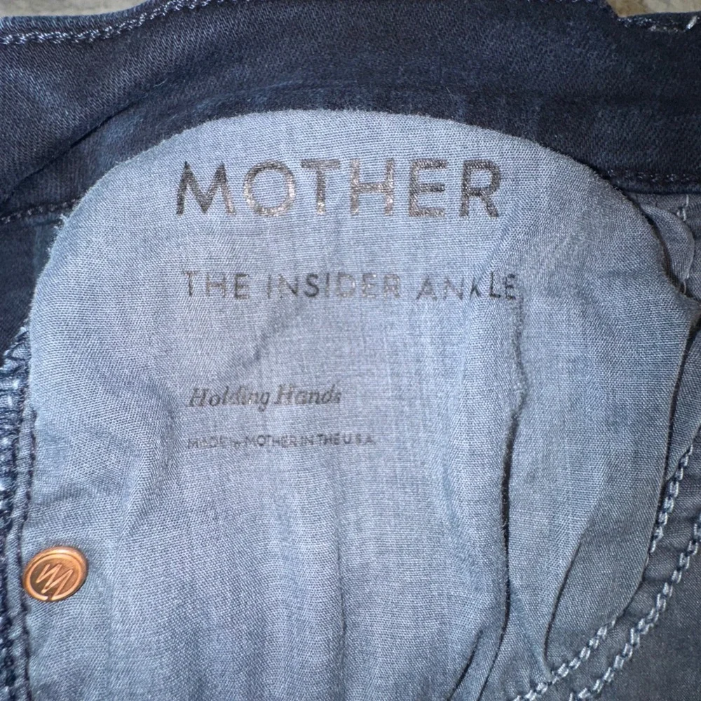 MOTHER Jeans Women's 27x26 The Insider Ankle Holding Hands Dark‎ Wash Frayed Hem